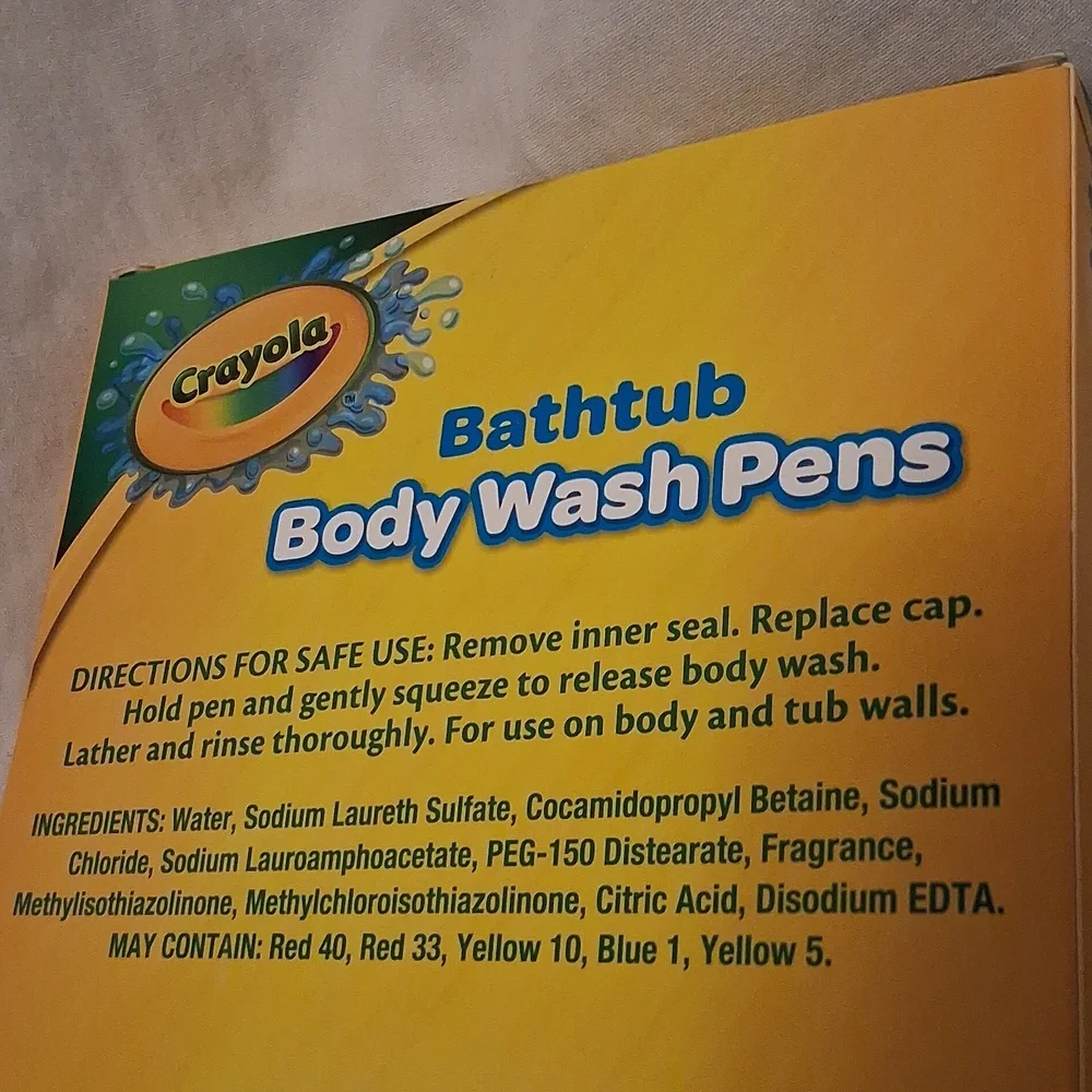 Crayola New Bathtub Time Body Wash Pens, Wash Cloth- 5 Fruity Colors & Scents
